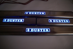 накладки на пороги с подсветкой renault duster,светящиеся накладки на пороги reno duster,светодиодные накладки на пороги renault duster,светодиодные накладки на пороги авто reno duster,накладки на пороги led renault duster,декоративные накладки рено дасте