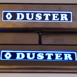 накладки на пороги с подсветкой renault duster,светящиеся накладки на пороги reno duster,светодиодные накладки на пороги renault duster,светодиодные накладки на пороги авто reno duster,накладки на пороги led renault duster,декоративные накладки рено дасте