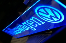Светящийся логотип Volkswagen 3D,светящийся логотип для грузовика Volkswagen 3D,светящаяся эмблема Volkswagen 3D,табличка Volkswagen 3D,логотип на стекло Volkswagen 3D,светящаяся картина vw 3D,светодиодный логотип vw 3D,Truck Led Logo vw 3D,12v,24v