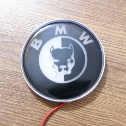 Светящийся логотип BMW Pitbull,светящаяся эмблема  BMW Pitbull,светящийся логотип на авто BMW Pitbull,светящийся логотип на автомобиль  BMW Pitbull,подсветка логотипа BMW Pitbull
