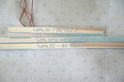 накладки на пороги с подсветкой VAZ 2107,светящиеся накладки на пороги VAZ 2107,светодиодные накладки на пороги VAZ 2107,светодиодные накладки на пороги авто VAZ 2107,накладки на пороги VAZ 2107,декоративные накладки VAZ 2107