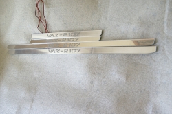 накладки на пороги с подсветкой VAZ 2107,светящиеся накладки на пороги VAZ 2107,светодиодные накладки на пороги VAZ 2107,светодиодные накладки на пороги авто VAZ 2107,накладки на пороги VAZ 2107,декоративные накладки VAZ 2107