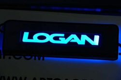 накладки на пороги с подсветкой Renault Logan,светящиеся накладки на пороги Renault Logan,светодиодные накладки на пороги Renault Logan,светодиодные накладки на пороги авто Renault Logan,накладки на пороги Renault Logan,декоративные накладки Renault Logan