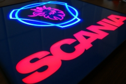 Светящийся логотип SCANIA,светящийся логотип для грузовика SCANIA,светящаяся эмблема SCANIA,табличка SCANIA,картина SCANIA,логотип на стекло SCANIA,светящаяся картина SCANIA,светодиодный логотип SCANIA,Truck Led Logo SCANIA,12v,24v