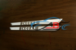 накладки на пороги с подсветкой Jaguar XKR,светящиеся накладки на пороги Jaguar XKR,светодиодные накладки на пороги jaguar,светодиодные накладки на пороги авто jaguar,накладки на пороги jaguar,декоративные накладки jaguar