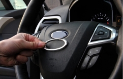 Хром окантовка логотипа на руль для Ford Fiesta, Mondeo, Focus, B-Max,Кольцо накладка на руль,Хромированную окантовку эмблемы на руле,Окантовка значка на руле подходит для моделей Форд,Фокус,Мондео,Куга,Фиеста,Фьюжн