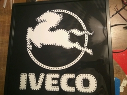 Светящийся логотип Iveco,светящийся логотип для грузовика Iveco,светящаяся эмблема Iveco,табличка Iveco,картина Iveco,логотип на стекло Iveco,светящаяся картина Iveco,светодиодный логотип Iveco,Truck Led Logo Iveco,12v,24v