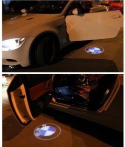 Подсветка логотипа в двери BMW,подсветка дверей с логотипом BMW,Штатная подсветка BMW,подсветка дверей с логотипом авто BMW,светодиодная подсветка логотипа BMW в двери,Лазерные проекторы BMW в двери,Лазерная подсветка BMW