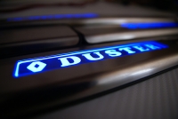 накладки на пороги с подсветкой renault duster,светящиеся накладки на пороги reno duster,светодиодные накладки на пороги renault duster,светодиодные накладки на пороги авто reno duster,накладки на пороги led renault duster,декоративные накладки рено дасте