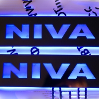 светящиеся накладки на пороги niva,светодиодные накладки на пороги niva,светодиодные накладки на пороги авто niva,накладки на пороги led niva,декоративные накладки на пороги с подсветкой niva