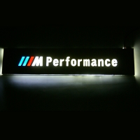 Накладки на пороги с подсветкой BMW E34 зеркальное золото