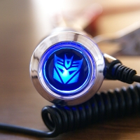 Зарядка для телефона с логотипом Decepticon