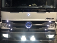 Светящийся логотип Мерседес Mercedes зеркальное серебро с хром отделкой с 2D гравировкой надписи Мерседес Mercedes.Эффектный зеркальный дизайн эмблемы Мерседес Mercedes,эргономичная конструкция и высокое качество исполнения привлекли к аксессуару повышенн