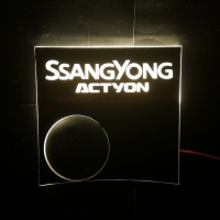 Подсветка центральной консоли SsangYong Actyon  Внутренний тюнинг  SsangYong Actyon будет неполным, без светодиодной подсветки для центральной консоли. Она отлично выглядит, хорошо дополняет общий дизайн автомобиля. Заявляет всем пассажирам, что SsangYong