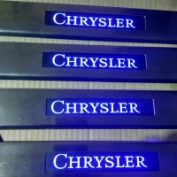 накладки на пороги с подсветкой Chrysler,светящиеся накладки на пороги Chrysler,светодиодные накладки на пороги Chrysler,светодиодные накладки на пороги авто Chrysler,накладки на пороги led Chrysler,декоративные накладки Chrysler