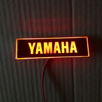 Светящийся задний логотип на мотоцикл Yamaha,светящаяся эмблема Yamaha на мотоцикл,светящийся логотип на авто Yamaha на мотоцикл,светящийся логотип на автомобиль Yamaha на мотоцикл,подсветка логотипа Yamaha на мотоцикл