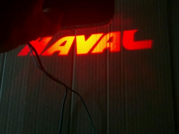 Светодиодный проектор Haval для заднего бампер автомобиля   Подробное описание товара Haval  1. Модель логотип на дороге, светящийся автомобильный хвост 2. Цвета: зелёный, красный, синий 3. Разработан для автомобильно тюнинга.  Установка:
