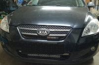 Эффектный светящийся логотип KIA радиатора, эргономичная конструкция и высокое качество исполнения привлекли к аксессуару повышенное внимание любителей автотюнинга,Светящийся логотип KIA радиатора на решетку радиатора,Светящаяся передняя эмблема KIA на ре