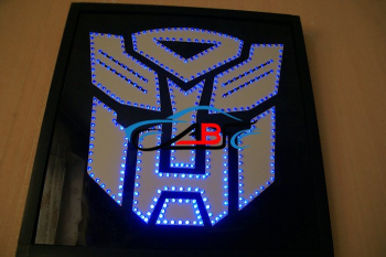 Светящийся логотип Autobot,светящийся логотип для грузовика Autobot,светящаяся эмблема Autobot,табличка Autobot,картина Autobot,логотип на стекло Autobot,светящаяся картина Autobot,светоди