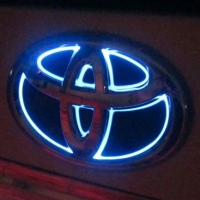 5D светящийся логотип TOYOTA